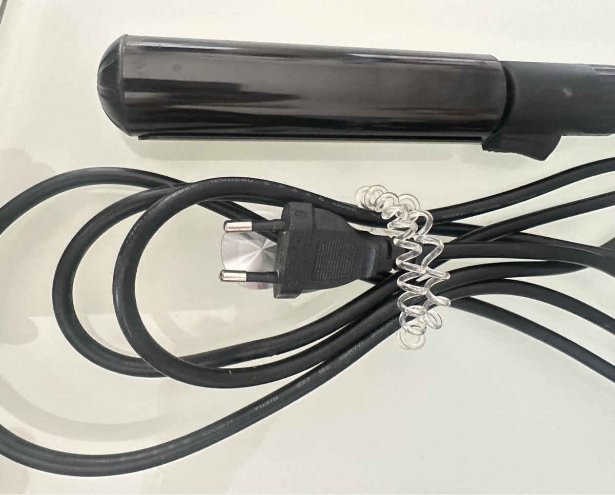 Piastre & Arricciacapelli: Lockenstab Coiffeur Friseur Bedarf Haar Locken – Usato da Sursee venduto da Betlaze 2