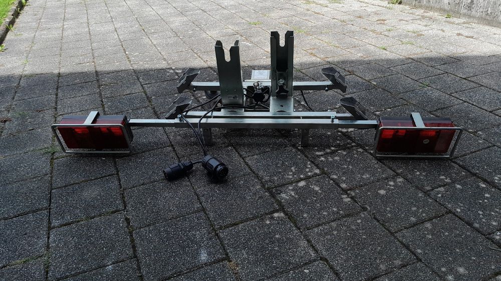 Stilvolle Hecktrager Auf Anhangerkupplung Ebenbild