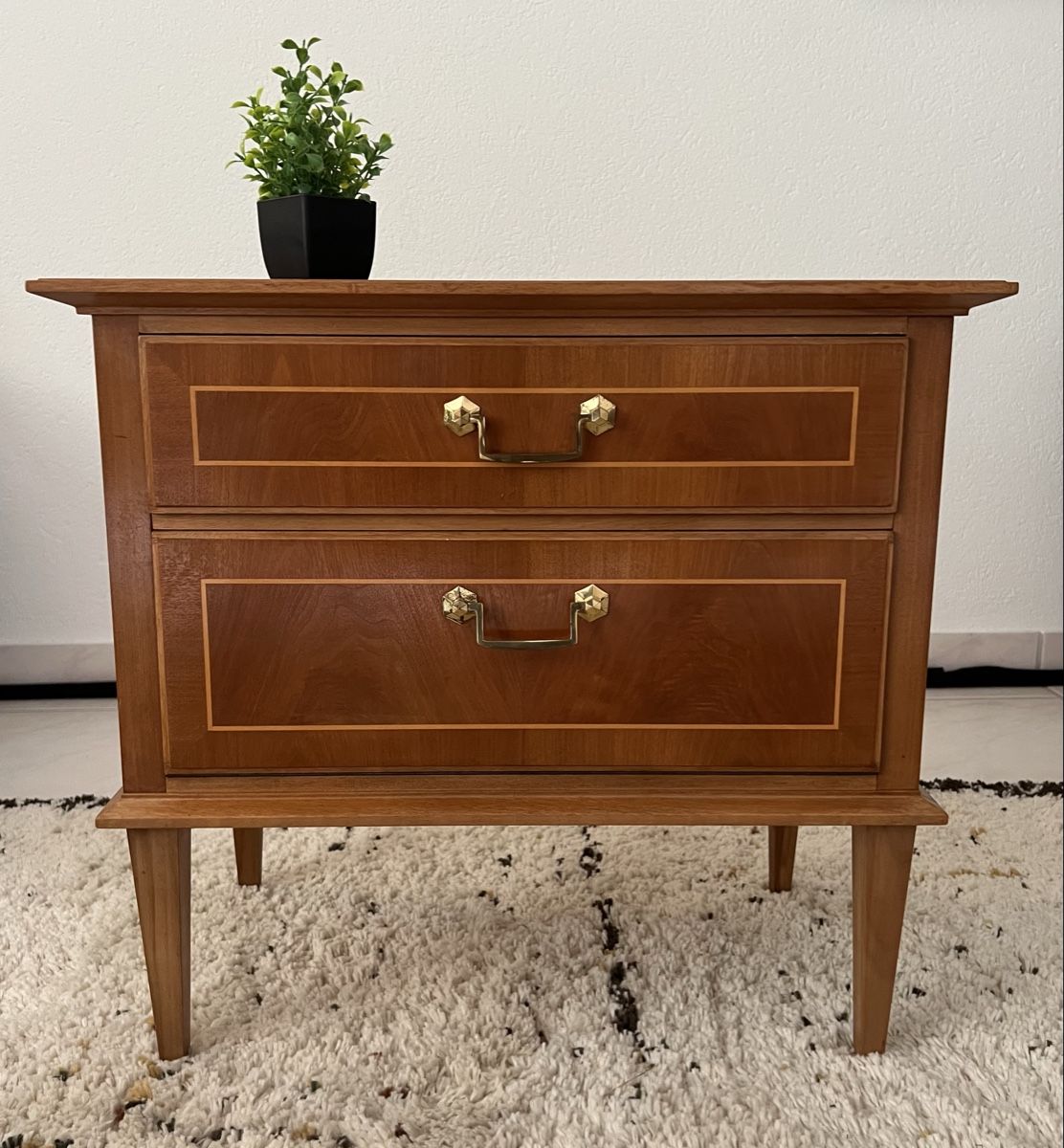 Nachttische: 60er/70er Designklassiker Kommode Nachttischli – Gebraucht aus Hunzenschwil von Madachica 7