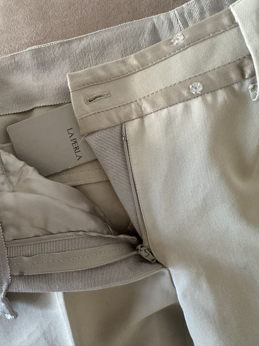 Pantaloni: LA PERLA Pantaloni – Nuovo (secondo la descrizione) da Cureglia venduto da myr_9v25 7