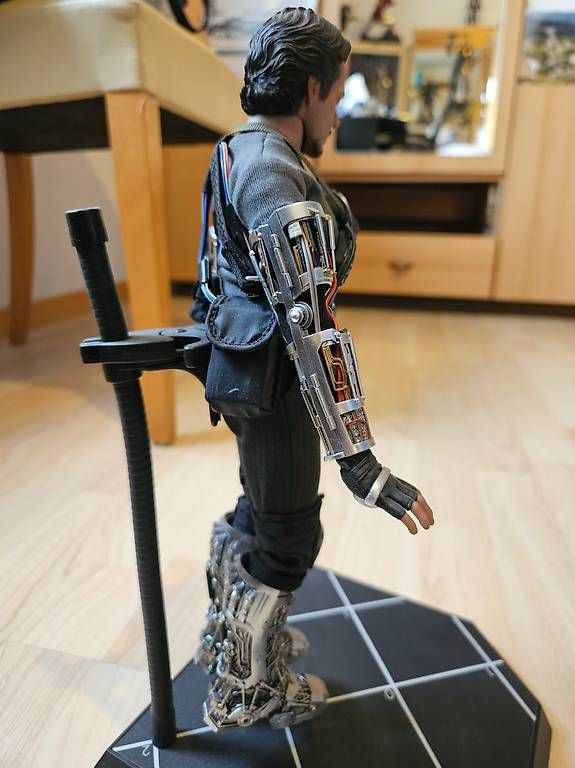 Hot Toys Statuette: Hot Toys Tony Stark Mech Test Deluxe Version – Usato da Zofingen venduto da mat_5pgg 3