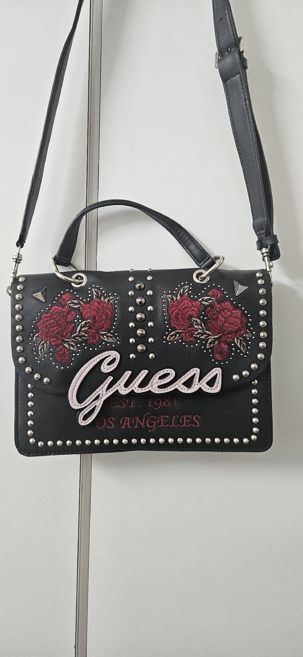 Guess Borse da donna: Guess Umhängetasche – Usato da Rütihof venduto da myABC