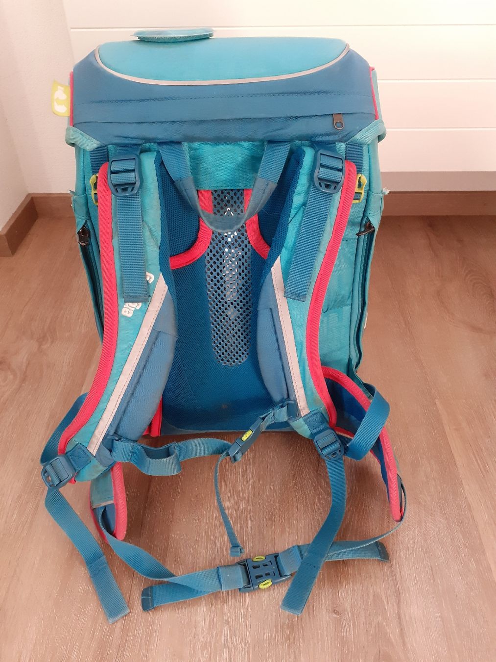 Ergobag Borse & Zaini: Ergobag Schulthek set mit Etuis und Regenschutz – Usato da Chur venduto da Knuffer 3