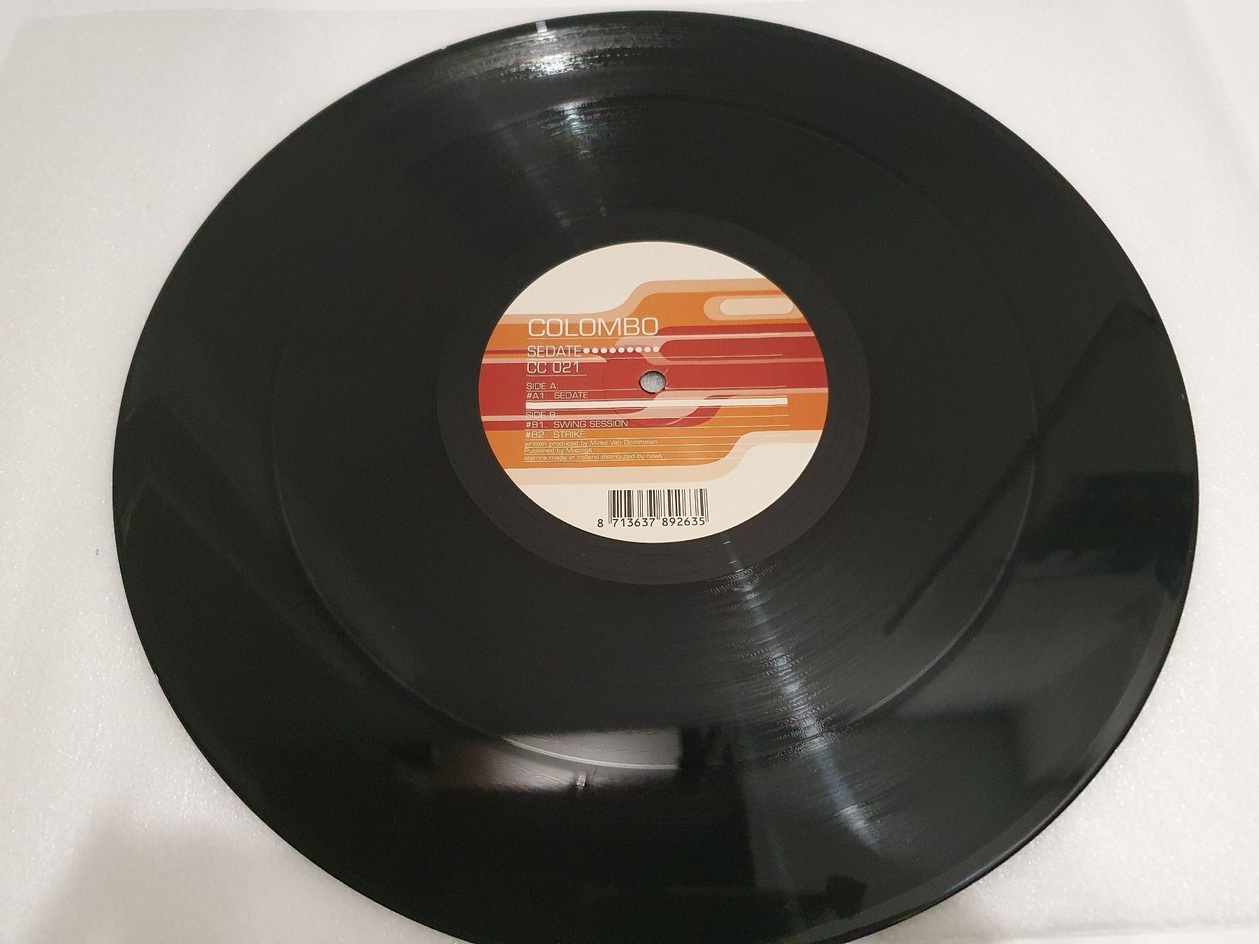 Dischi in vinile: Colombo – Sedate (Techno, Tech House) – Usato da Uster venduto da Vinyl-Leidenschaft 3