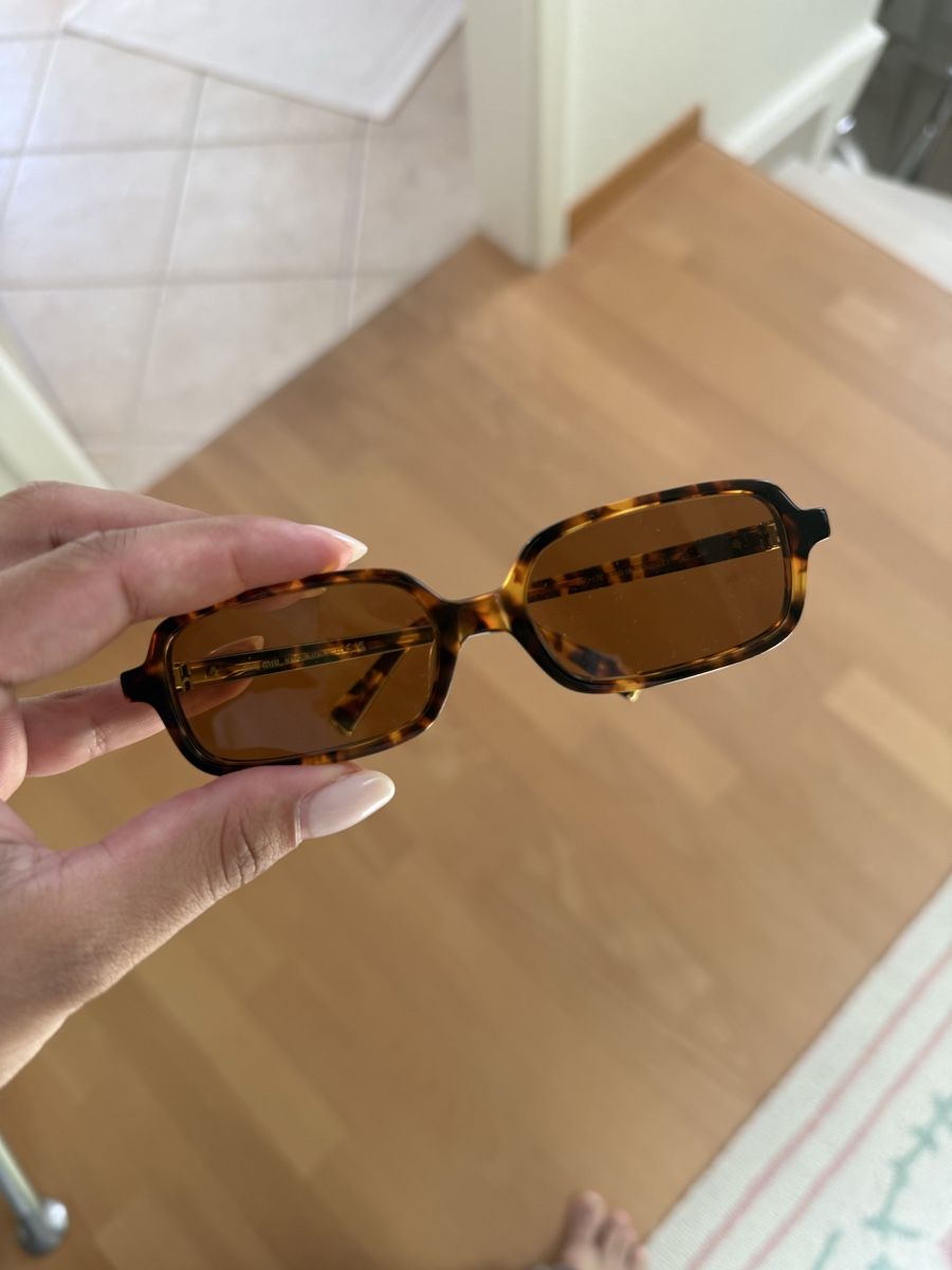 Miu Miu Lunettes & Verres: Miu Miu Sunglasses Tortoise Shell Square Frame Used – Neuf (Voir description) à Zürich par geraldinebiene