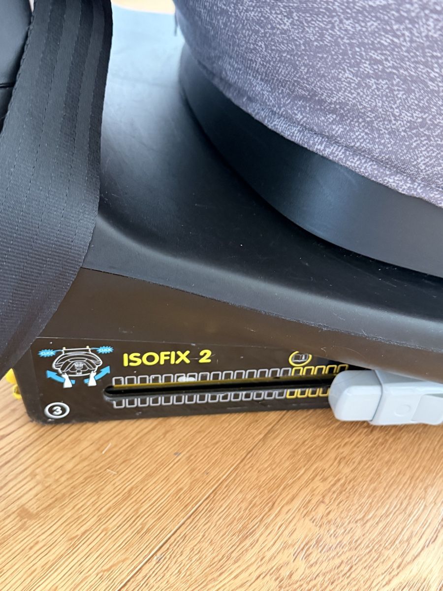 Seggiolini per auto: Maxi-Cosi Kindersitz mit ISOFIX, Unfallfrei  – Usato da Teufen AR venduto da arz_yjz9 3