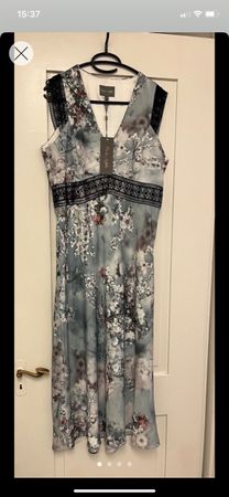 WUNDER SCHÖNES PHASE EIGHT KLEID GR 40