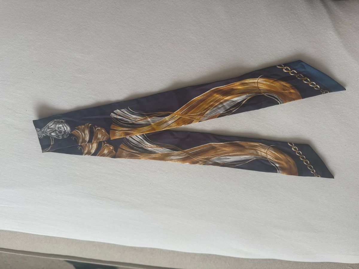Hermès Foulards, Tücher & Schals: HERMES twilly silk – Gebraucht aus Reinach AG von MineD 2