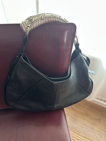 Yves Saint Laurent Leder Handtasche schwarz mit Griff
