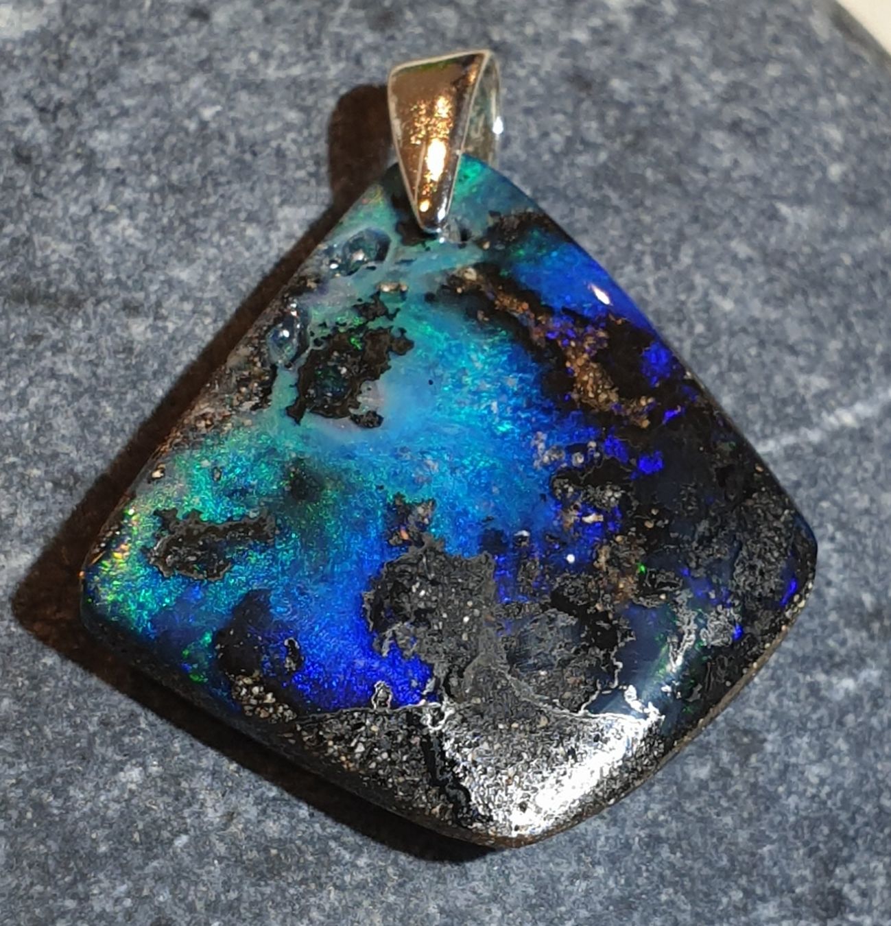 Ciondoli: Anhänger Boulder Opal. – Nuovo (secondo la descrizione) da Niederbüren venduto da Raphael014