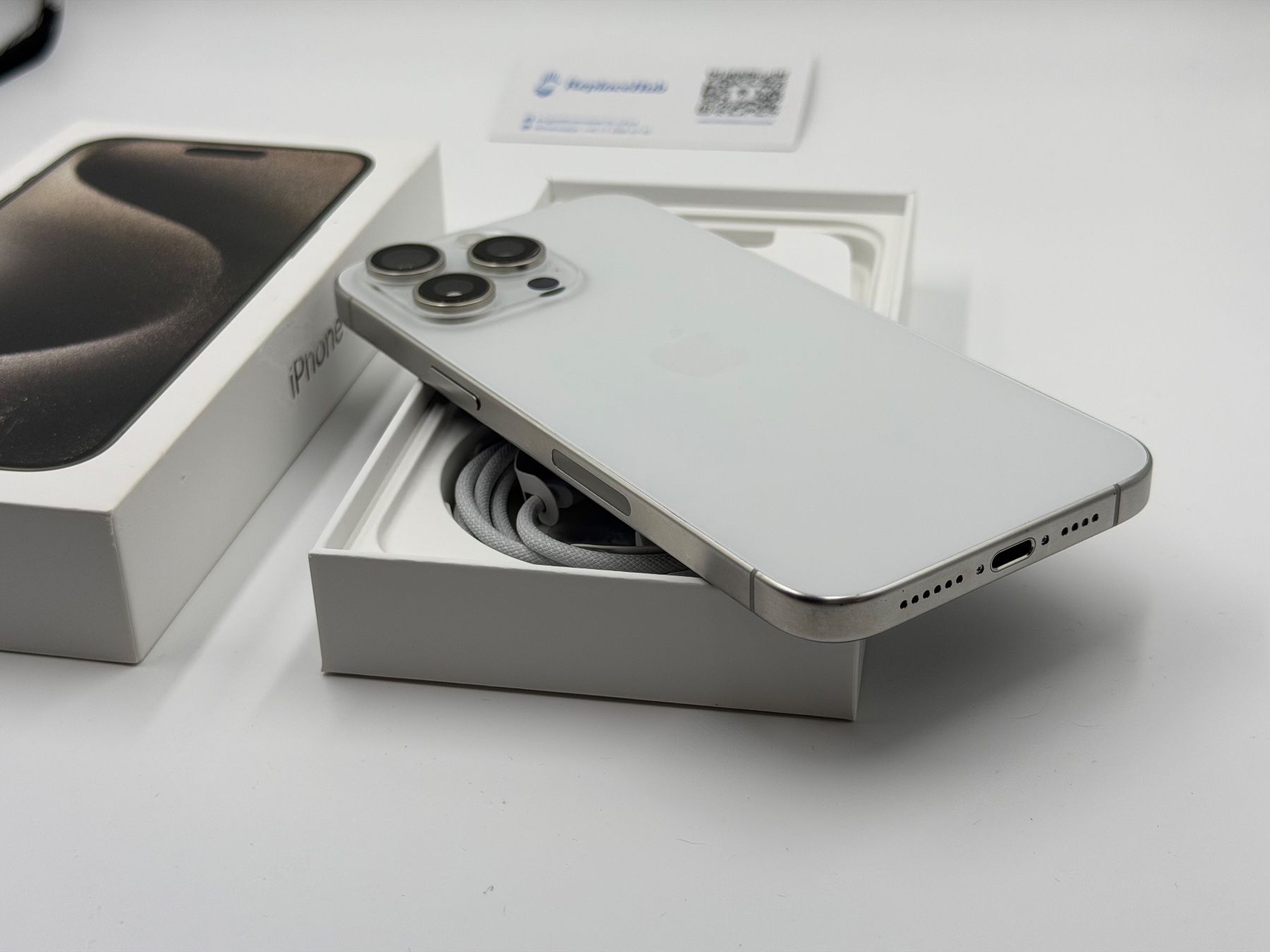 Apple Telefoni cellulari / Smartphones: IPhone 15Pro Max 256GB Weiss – Usato da Campocologno venduto da ReplaceHub 2