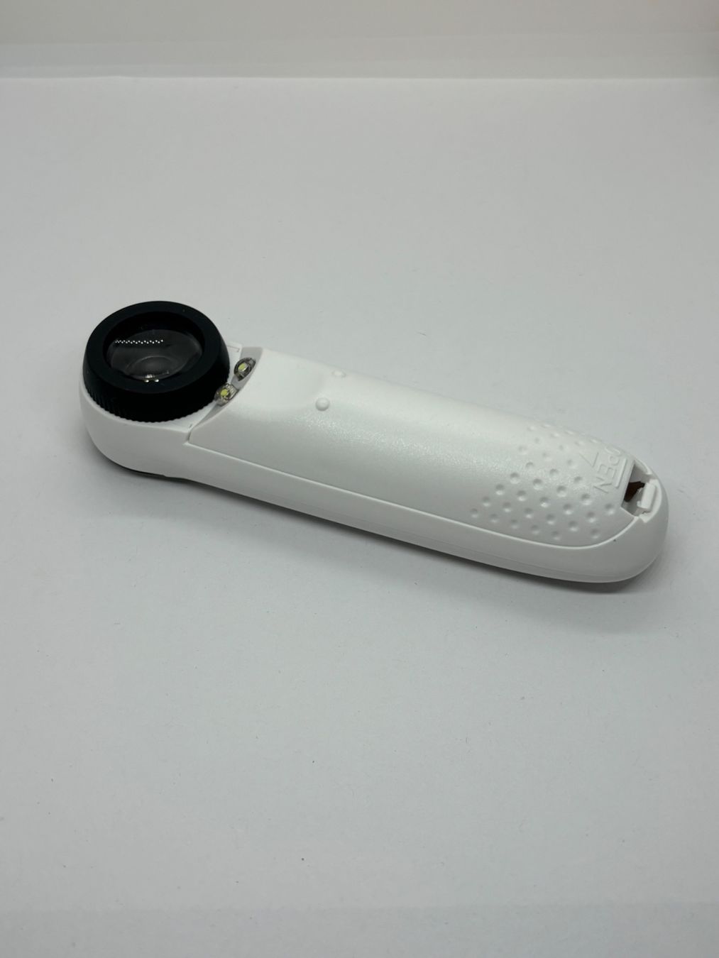 Sonstiges zu Optik: Lupe 40x mit Licht Neu Restposten – Neu und originalverpackt aus Widnau von Puch-Garage 1