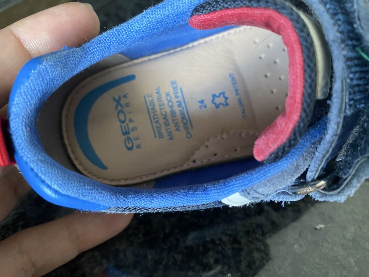Nike Scarpe per ragazzi: Nike &Geox size 23,5 – Usato da Blonay venduto da art_7f87 1