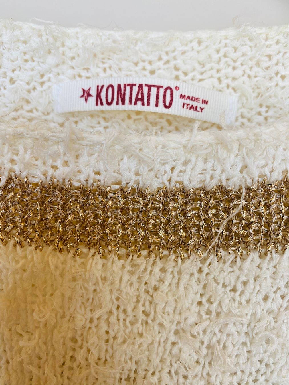 Top: Magnifique haut Kontatto M – Nuovo (secondo la descrizione) da Belmont-sur-Lausanne venduto da chu_vxf5 2