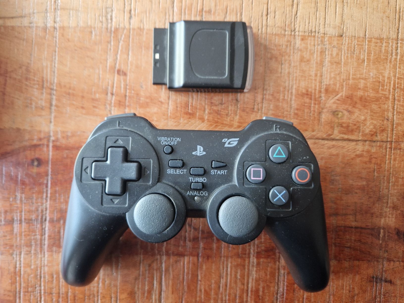 Sony Console: PlayStation 2 Slim Silber Komplettset – Usato da Horw venduto da mas_7sh8 7