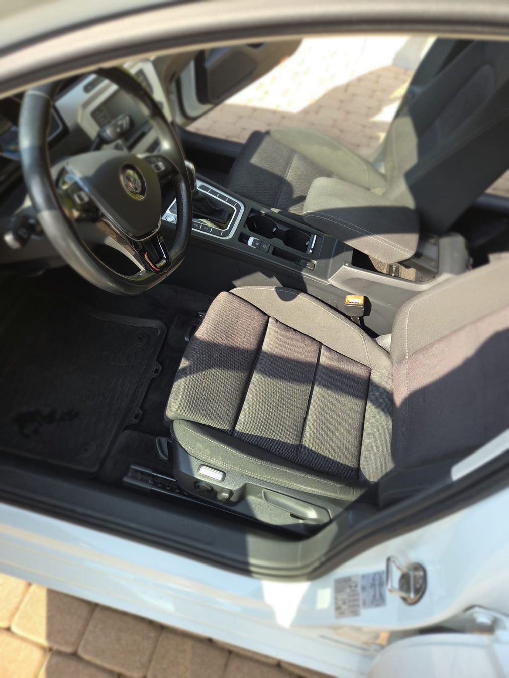 VW Autos: VW Passat Variant 2.0 TDI Weiss – D'occasion à Seedorf BE par JacundBas 5