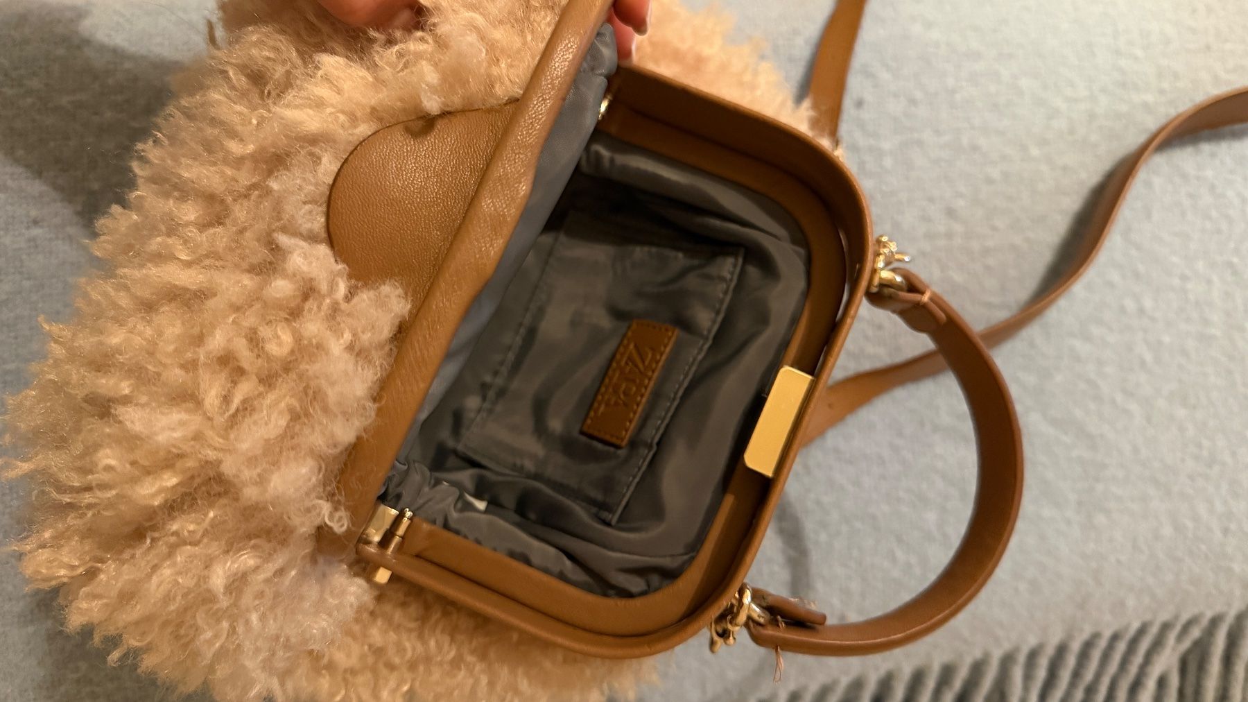 Zara Borse da donna: Zara Faux Shearling Bag – Usato da Zürich venduto da pre_vy7t 3