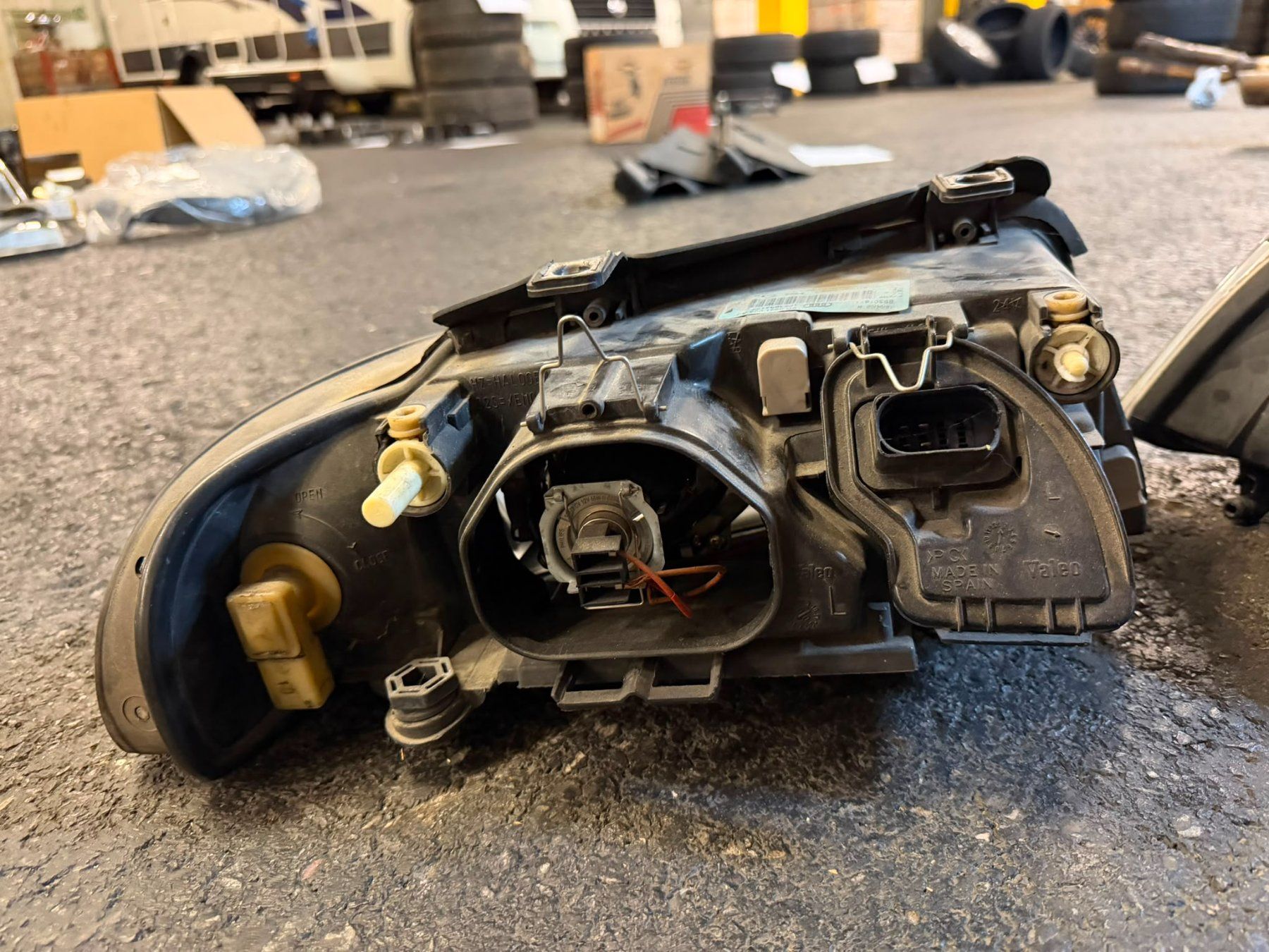 Audi Fari: Scheinwerfer Audi B5 ab 1.- – Usato da Altendorf venduto da Faessler04 2