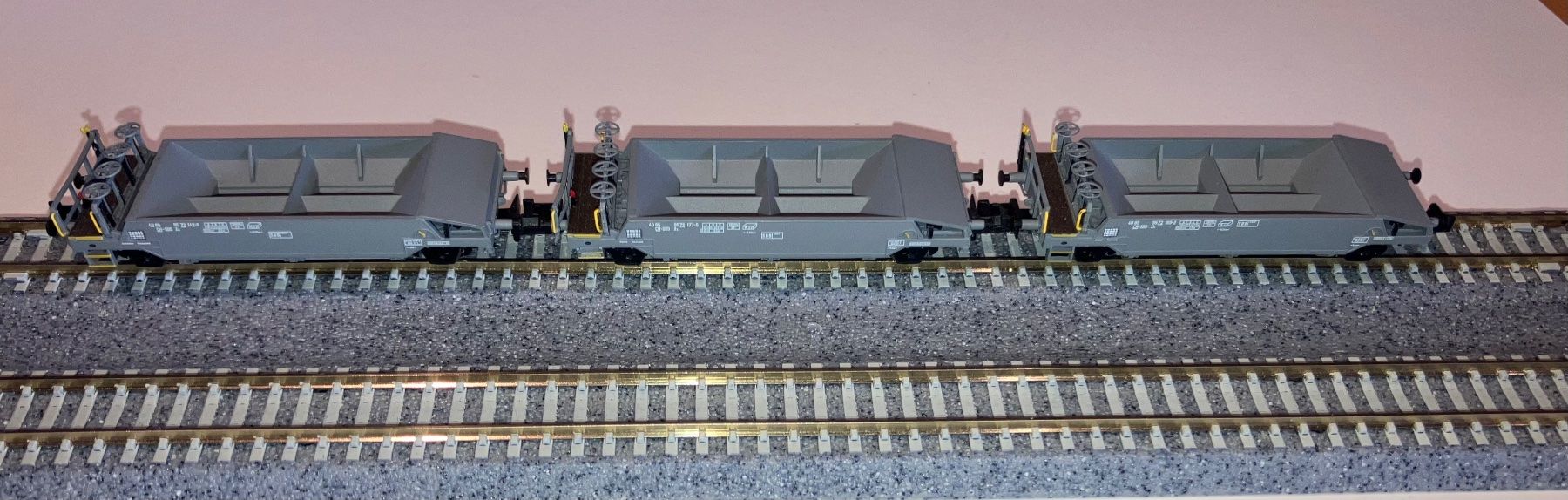 Liliput Modelleisenbahnen: Liliput Schotterwagen-Set 3-teilig SBB – Gebraucht aus Dompierre VD von immorentes