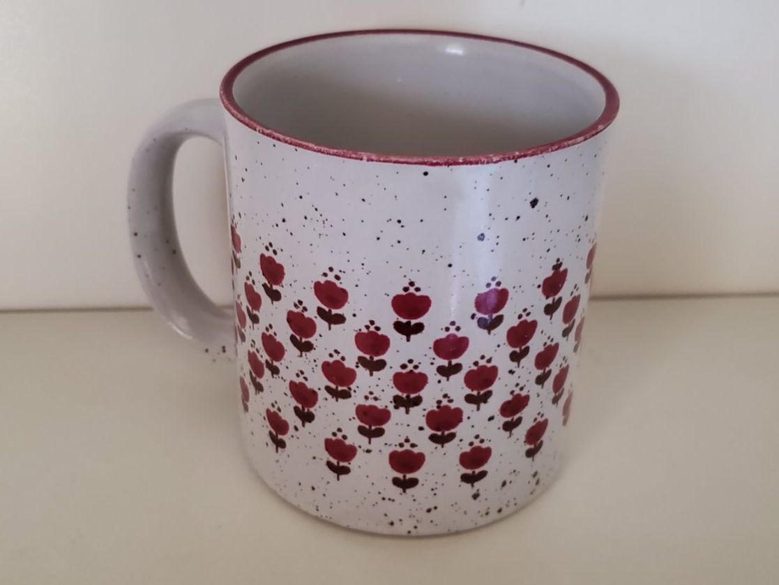 Tassen: Mug vintage fleurs rouges – Gebraucht aus Rennaz von La_malle_du_dauphin 1