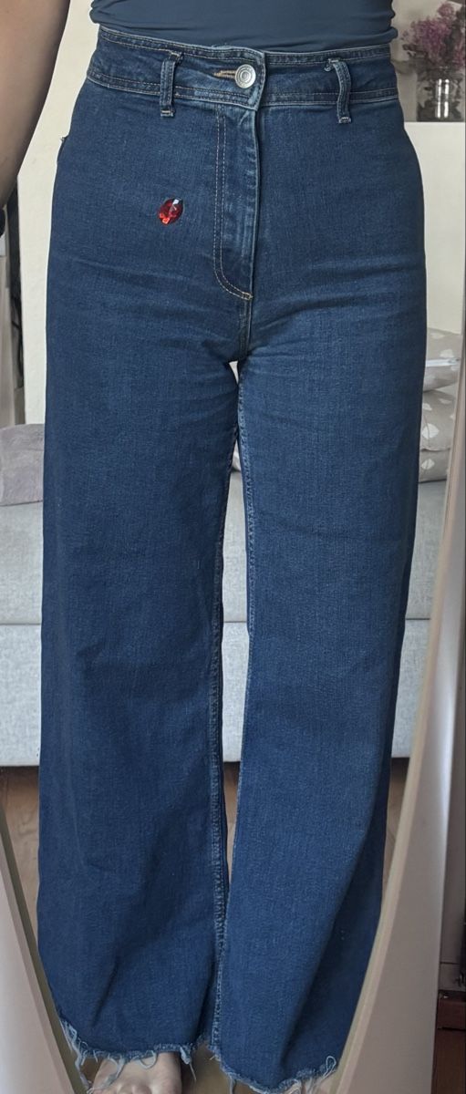 Jeans: Jeans with detail (red diamond) – Gebraucht aus Zürich von mat_58mf