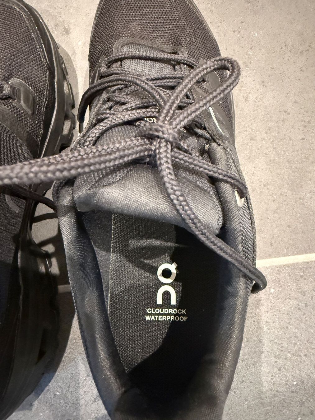 On Scarpe da donna: ON - Cloudrock Waterproof – Usato da Frick venduto da mast.borer 3