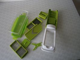Gemüseschneider mit Zubehör, grün/weiss, gebraucht