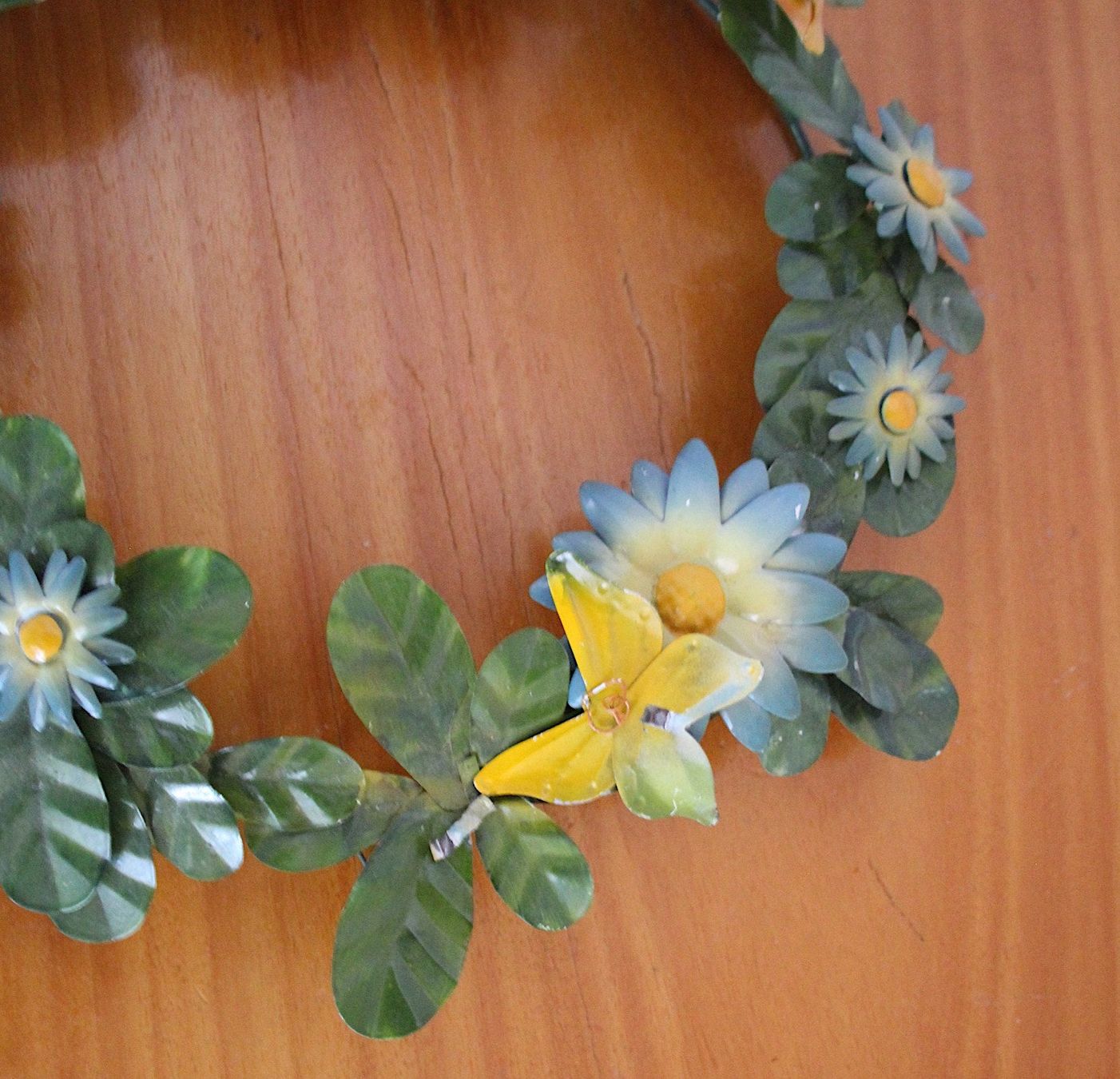 Tutte le decorazioni: Metall Wandkranz,  Schmetterlinge, Blüten ...... – Usato da Locarno venduto da fripui 4