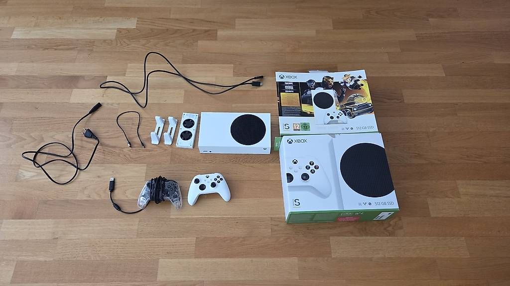 Microsoft Konsolen: Xbox Series S 512GB Bundle inkl. 2 Controller – Gebraucht aus Stein AG von rub_d7hz