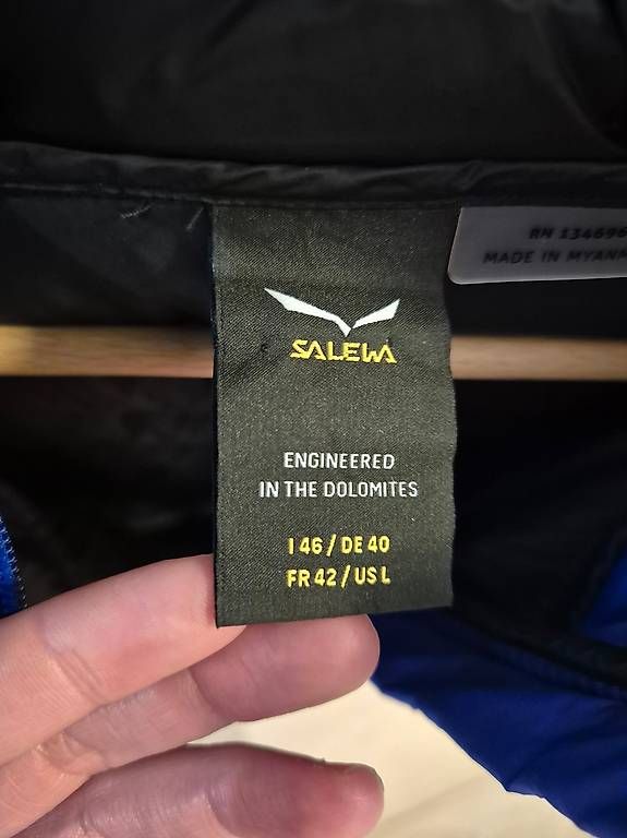 Salewa Giacche: Salewa Daunenjacke Damen – Usato da Ennetbürgen venduto da fflury 1