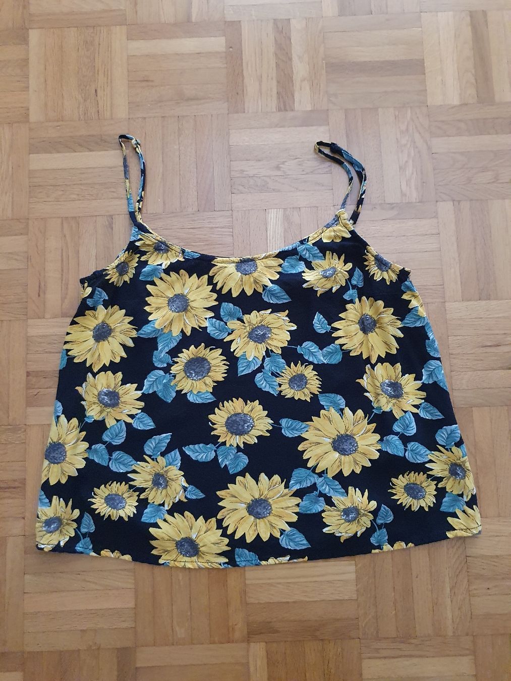 H&M Top: Top mit Sonnenblumen, Gr. 36 – Nuovo (secondo la descrizione) da Seuzach venduto da man_w2dj