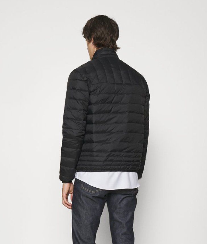 Giacche: EA7 Emporio Armani Daunenjacke S oder XL statt 430.- – Nuovo e nell'imballaggio originale da Turbenthal venduto da sch_s72n 6