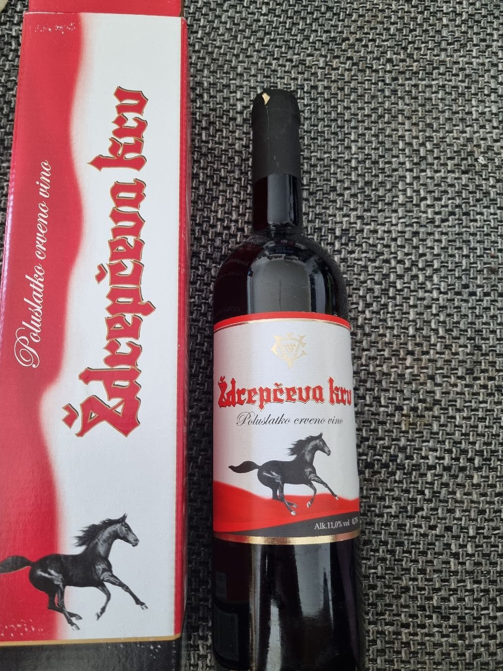 Wein: Serbischer Rotwein Zdrepceva Krv – Neu und originalverpackt aus Winterthur von fab_xwh7