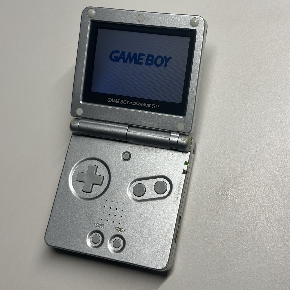 Nintendo Console: Nintendo Game Boy Advance SP mit Ladekabel – Usato da Ehrendingen venduto da hfc5