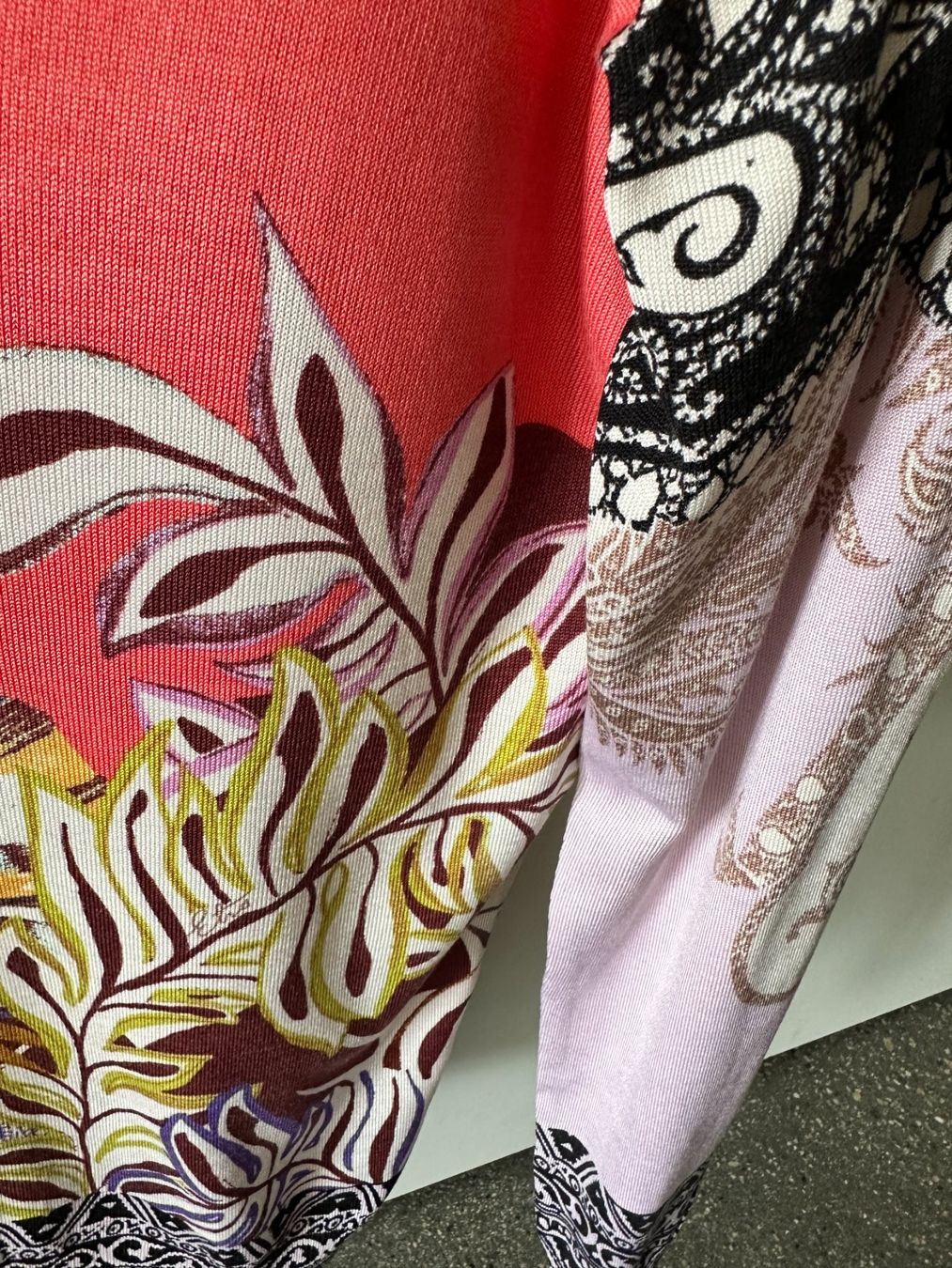 Etro Maglioni & Felpe: Wunderschöner Seidenpullover ETRO Seiden Gr. 44 890 CHF Neu – Nuovo (secondo la descrizione) da Genève venduto da Mycollection 6