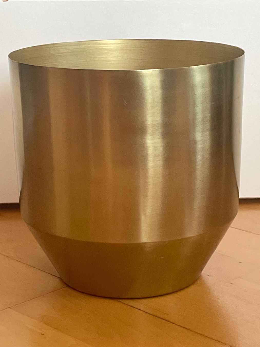 Pots de fleurs: Pflanzentopf / Übertopf, gold – D'occasion à Wattwil par diamant1