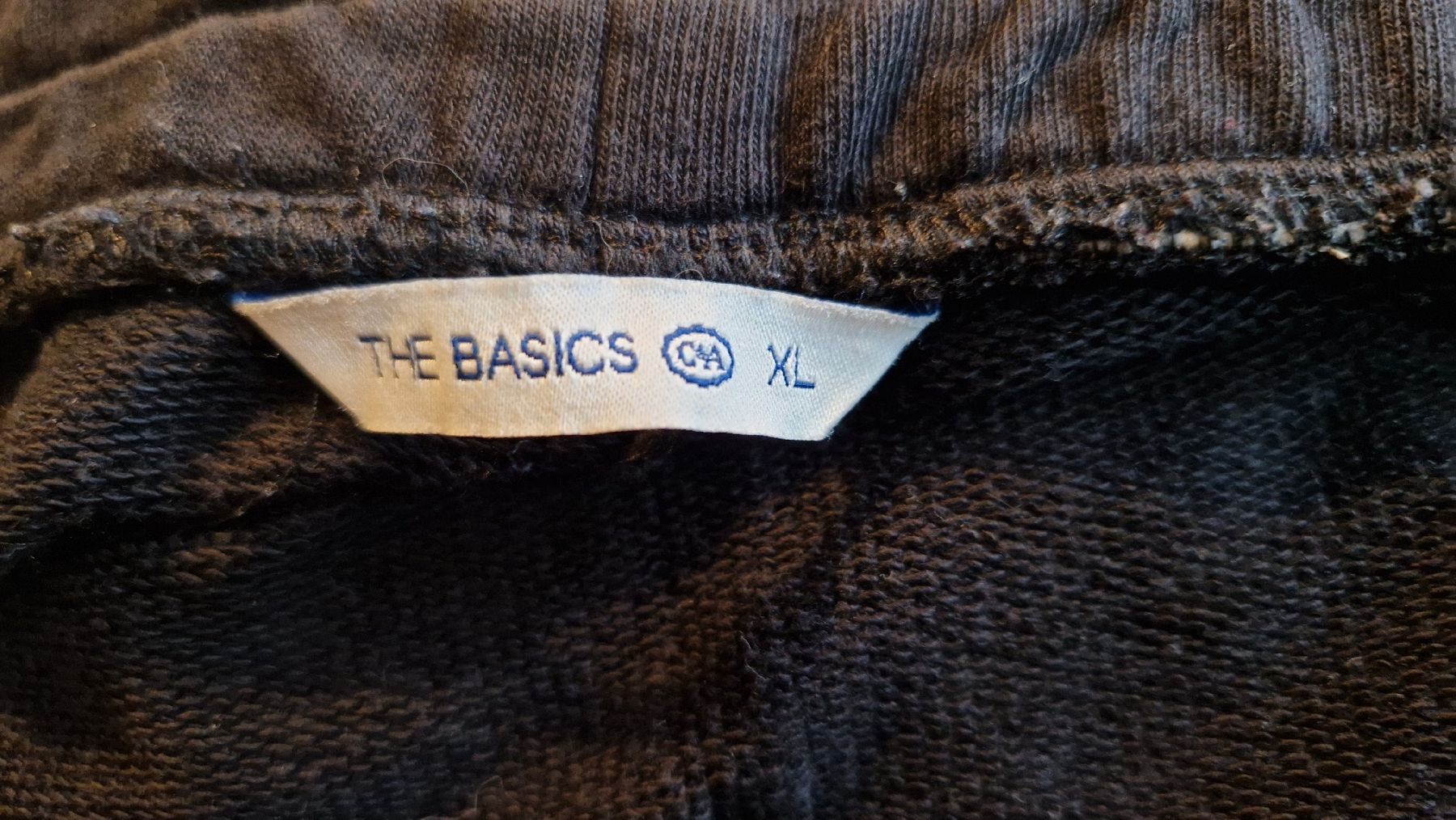 C&A Pantalons: Schwarze Sweat-Shorts – D'occasion à Oberengstringen par Asteroid56 3