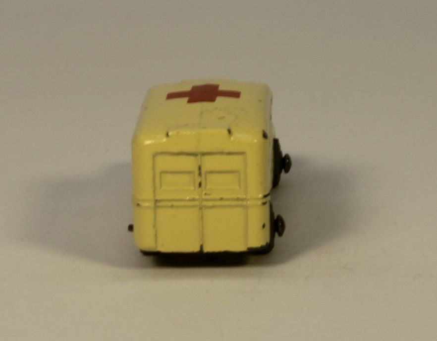 Matchbox Voitures modèles: Matchbox Lesney 14A Daimler Ambulance – D'occasion à Zofingen par Trukli58 3