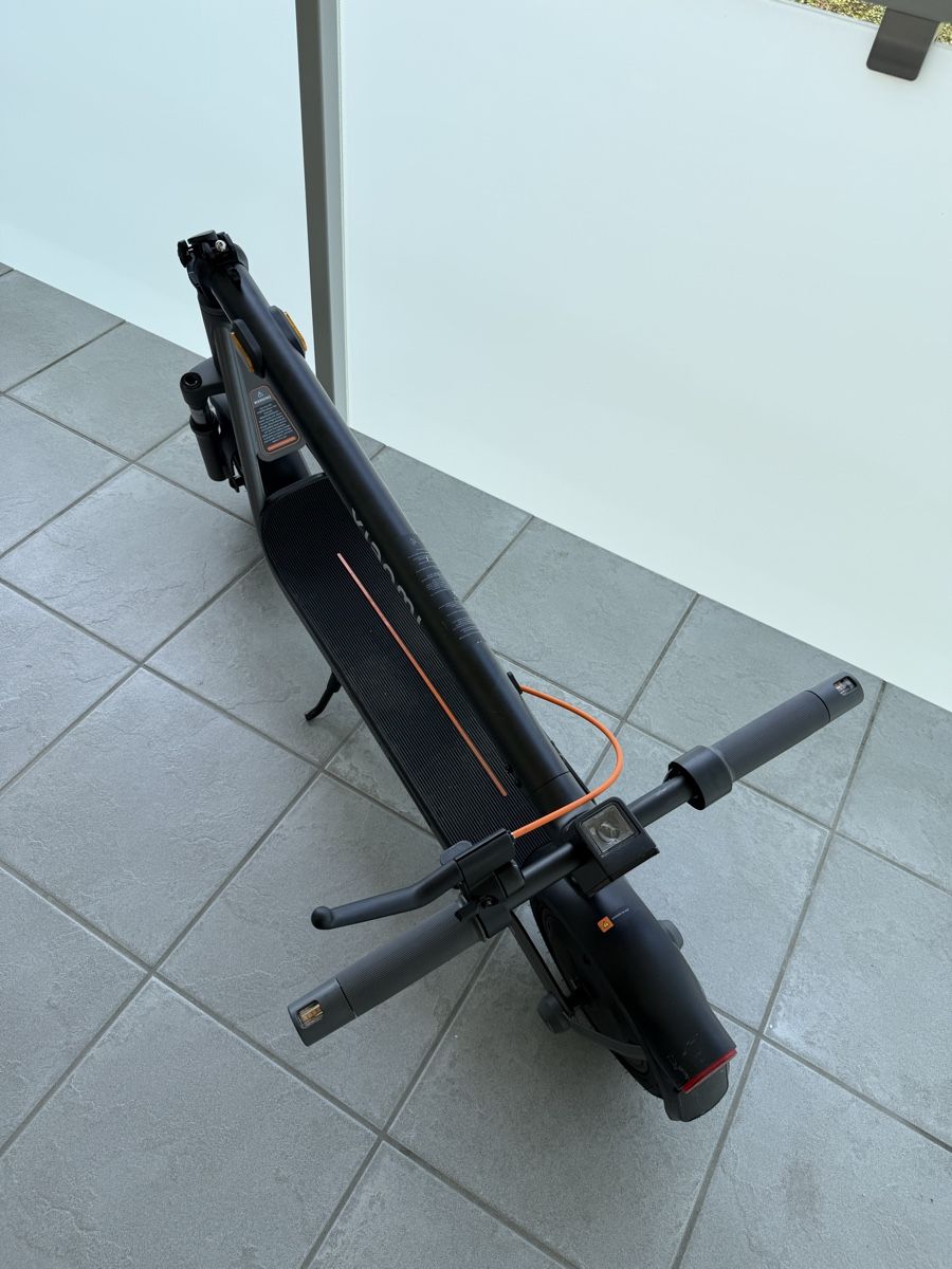 Xiaomi Kickboard: XIAOMI Electric Scooter 6 Lite  – D'occasion à Embrach par nikosacco 1