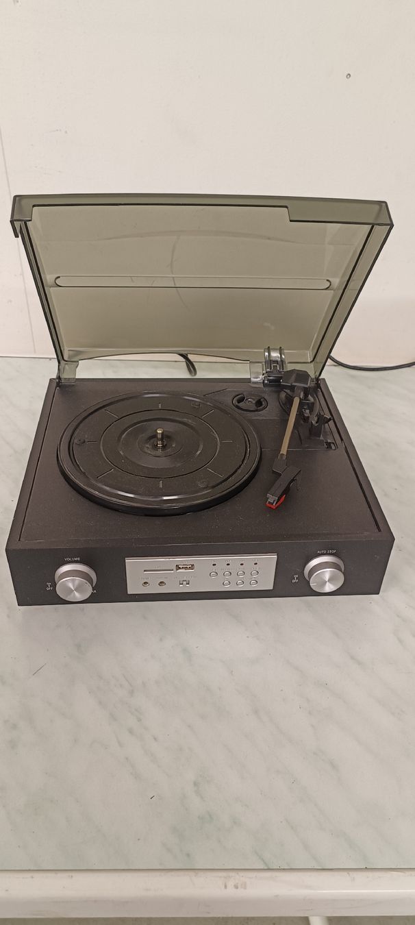 Giradischi: Retro Plattenspieler mit USB & Auto-Stop – Usato da Pfäffikon ZH venduto da K-V-M