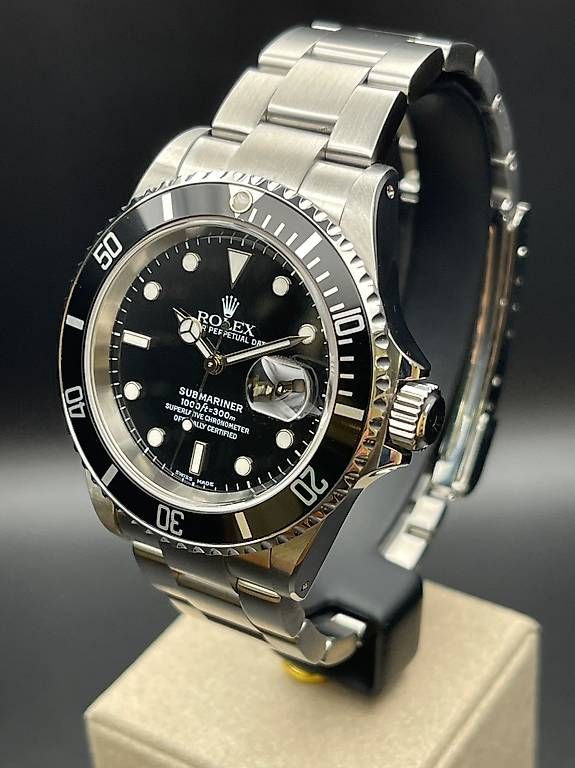 Orologi: Rolex Submariner Date Ref. 16610 Full Set 2002 – Usato da Lugano venduto da luganotopwatches 2
