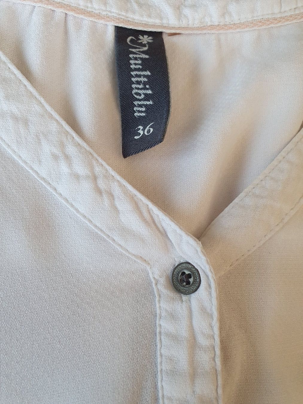 Blusen: Blouse blanche taille 36, légère et stylée – Gebraucht aus Courroux von sv235 2