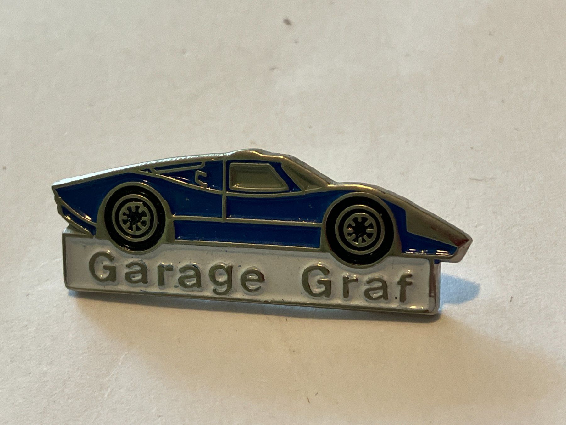 Plaketten & Abzeichen: 1 Pin Garage Graf – Gebraucht aus Basel von djwwpp