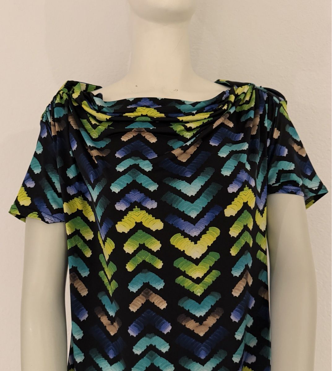 Vestiti: Élégante robe multicolore dame 40 – Nuovo (secondo la descrizione) da Genève venduto da flocon06