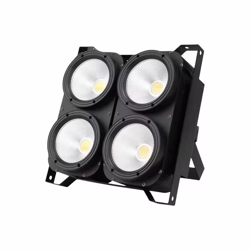 Lampade: 4x100W Audience Blinders 4 stuck with flight case – Usato da Effretikon venduto da vis_nfs5