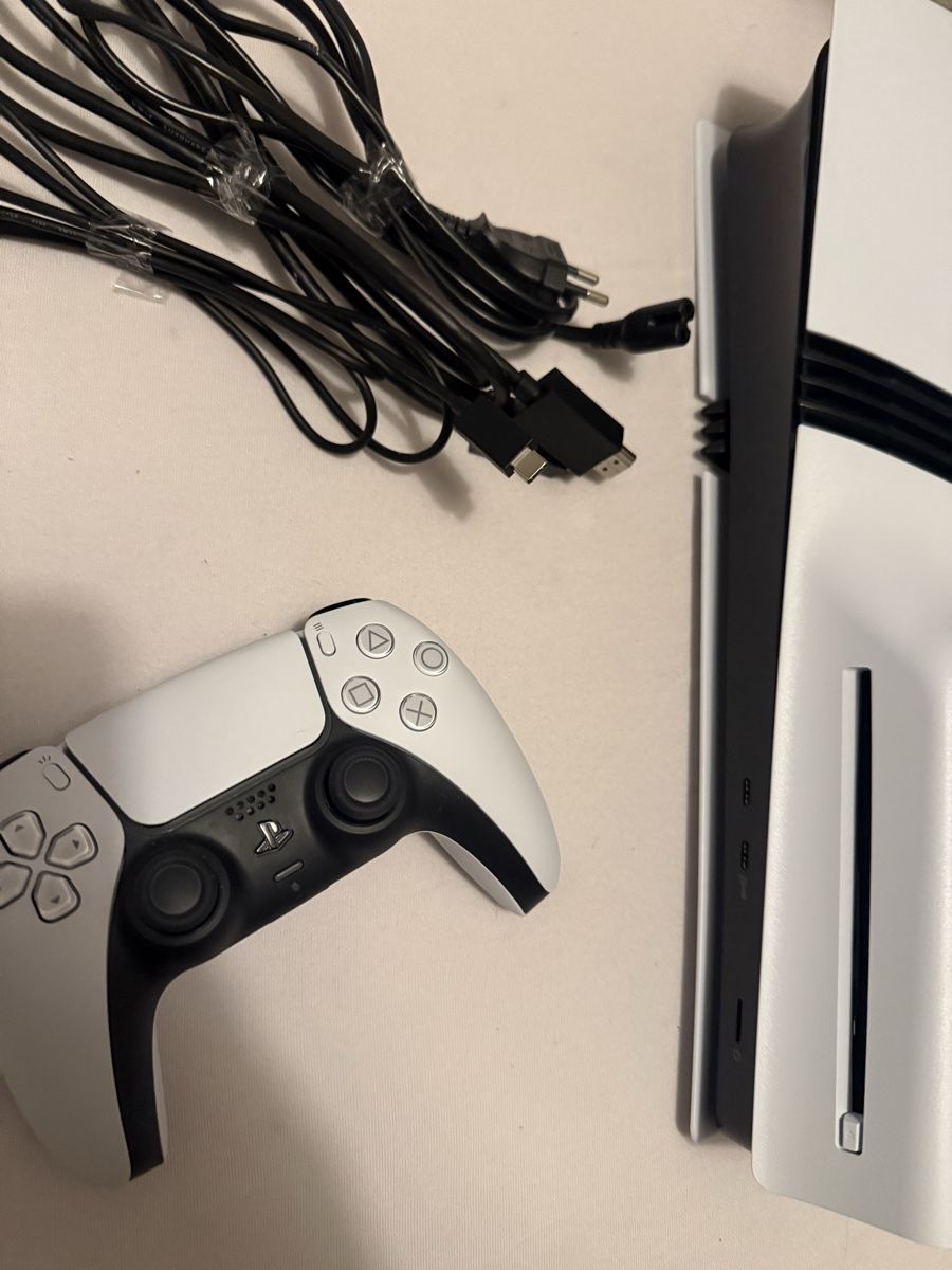 Sony Konsolen: Ps5 pro version disque  – Gebraucht aus La Chaux-de-Fonds von DarvinchiX 1