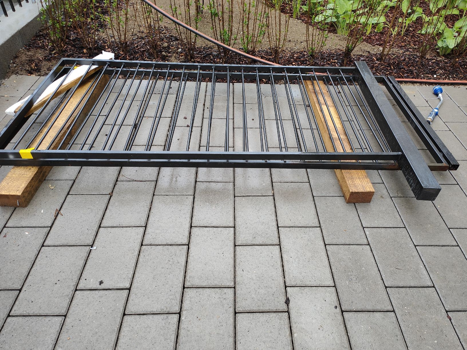 Sichtschutz: Metallzaun Element schwarz gebraucht zwei Teile  – Gebraucht aus Winterthur von Qualitymaster 1