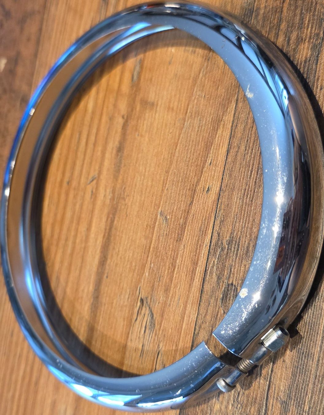 Toutes les pièces détachées moto: Chromzierring gebraucht mit Schelle – D'occasion à Solothurn par nat_8yg2