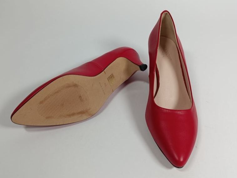Manor Damenschuhe: MANOR talons fermés rouge taille 39 – Gebraucht aus Thielle von Plusvalue_Neuchatel 3