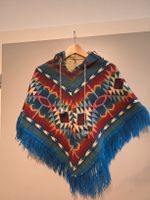 Warmer Winter Poncho mit Kapuze, Fransen - Top Zustand!